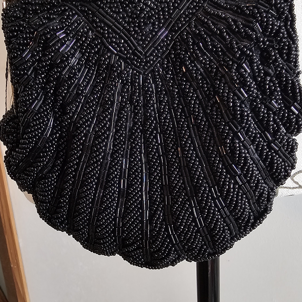 Elegant Black Crossbody Bag - Picture 3 of 6